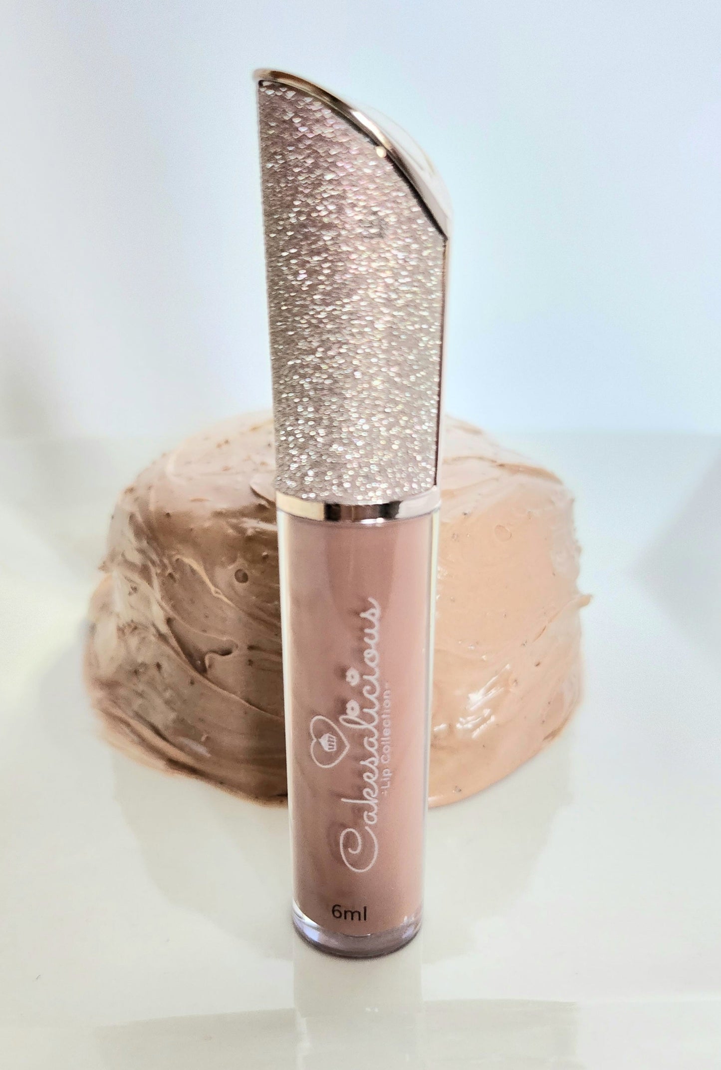 Glitter wand caramel cake gloss